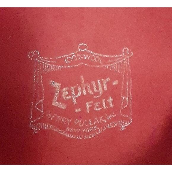 Zephyr Cloche Hat Vintage Felted Fur or Wool Women Size 6 3/4 Red Librarian Chic - Picture 2 of 10